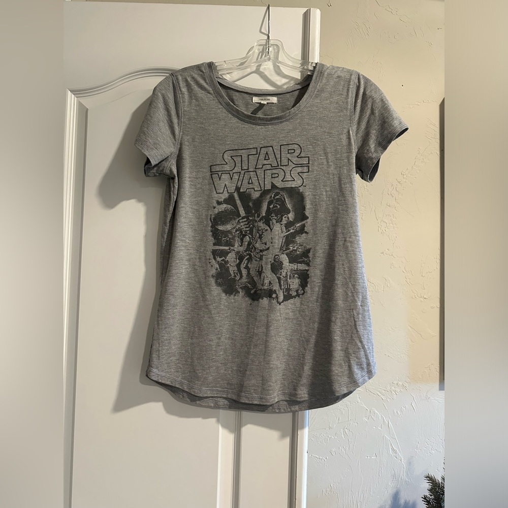 Maurice’s women’s Star Wars T-shirt. Size small - Picture 3 of 4